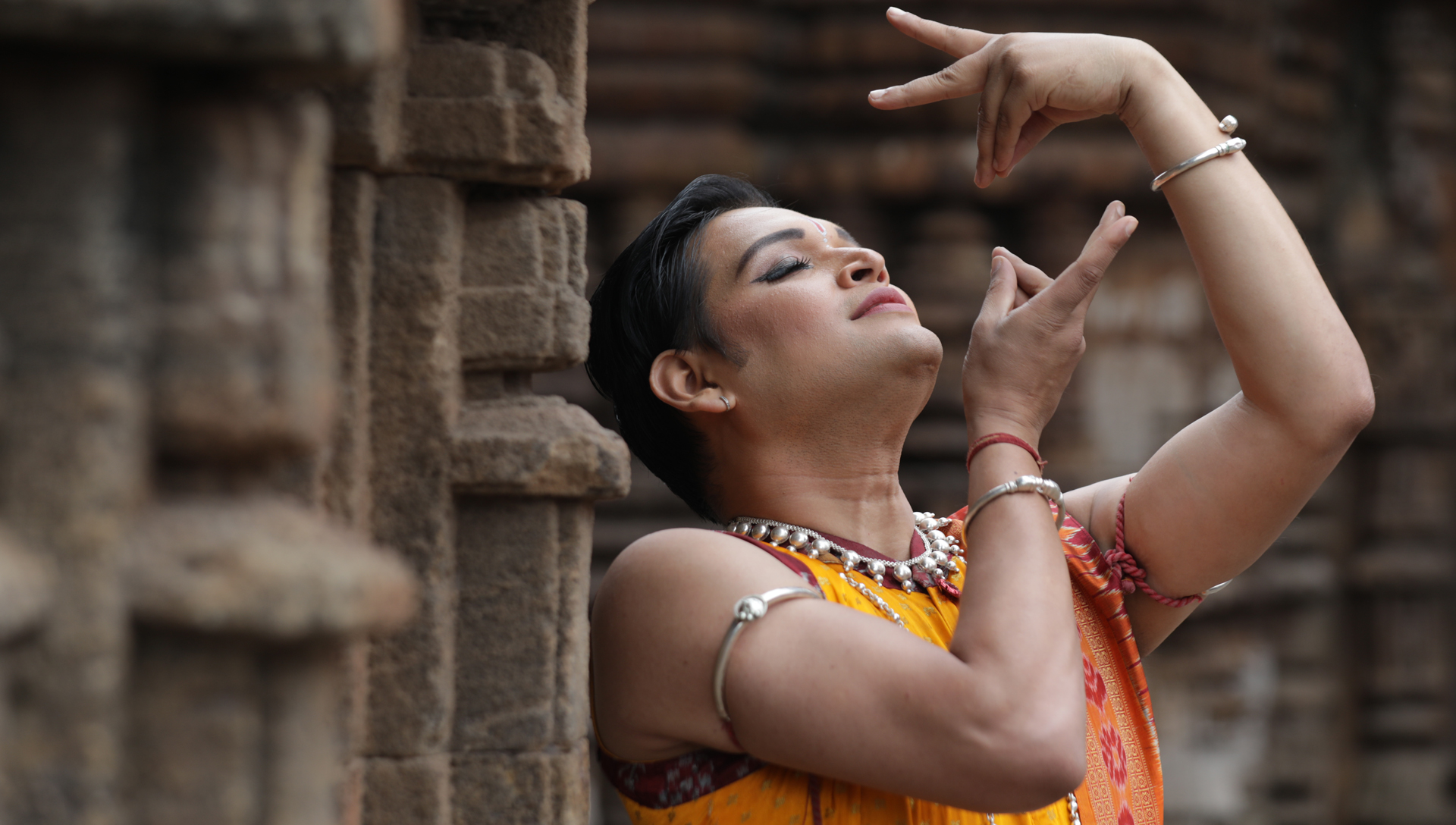 odissi-dancer